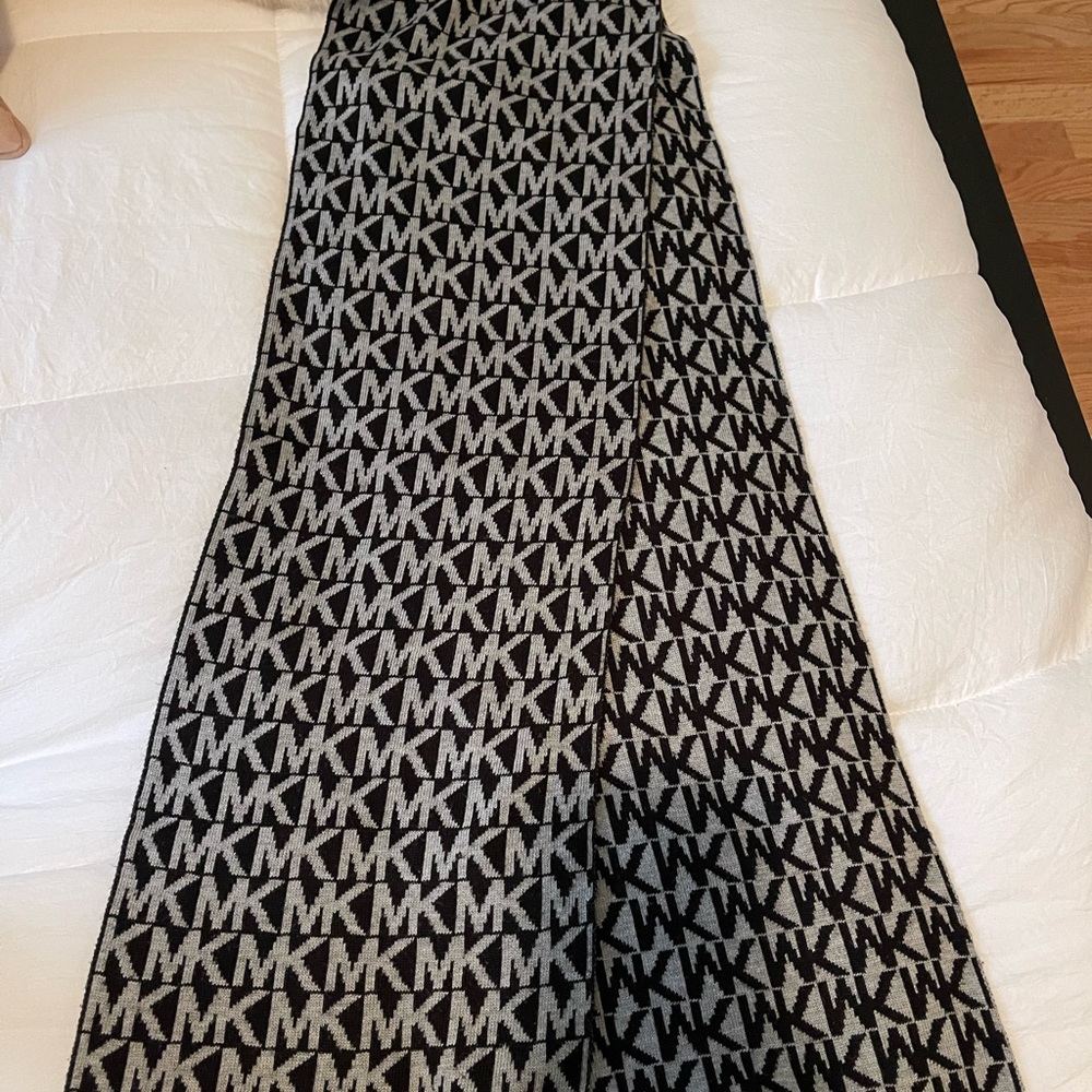 Michael Kors scarf